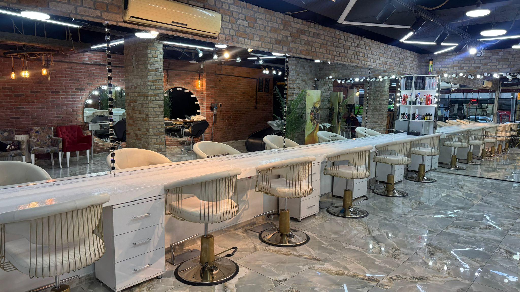 VIP Salon